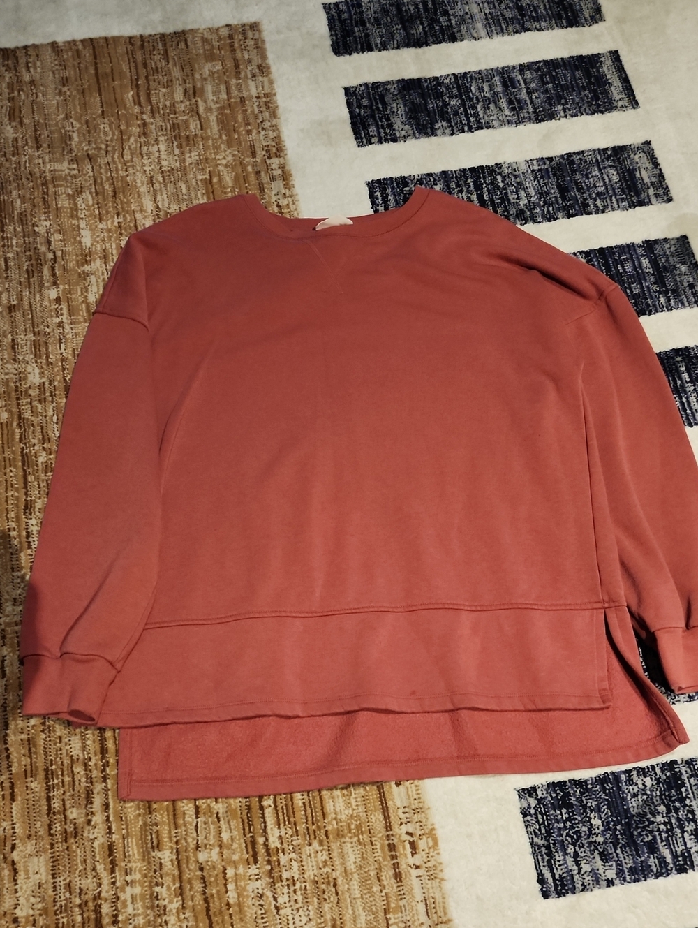 Universal Thread Women's Long-Sleeve Crewneck Sweatshirt in Rusty Rose